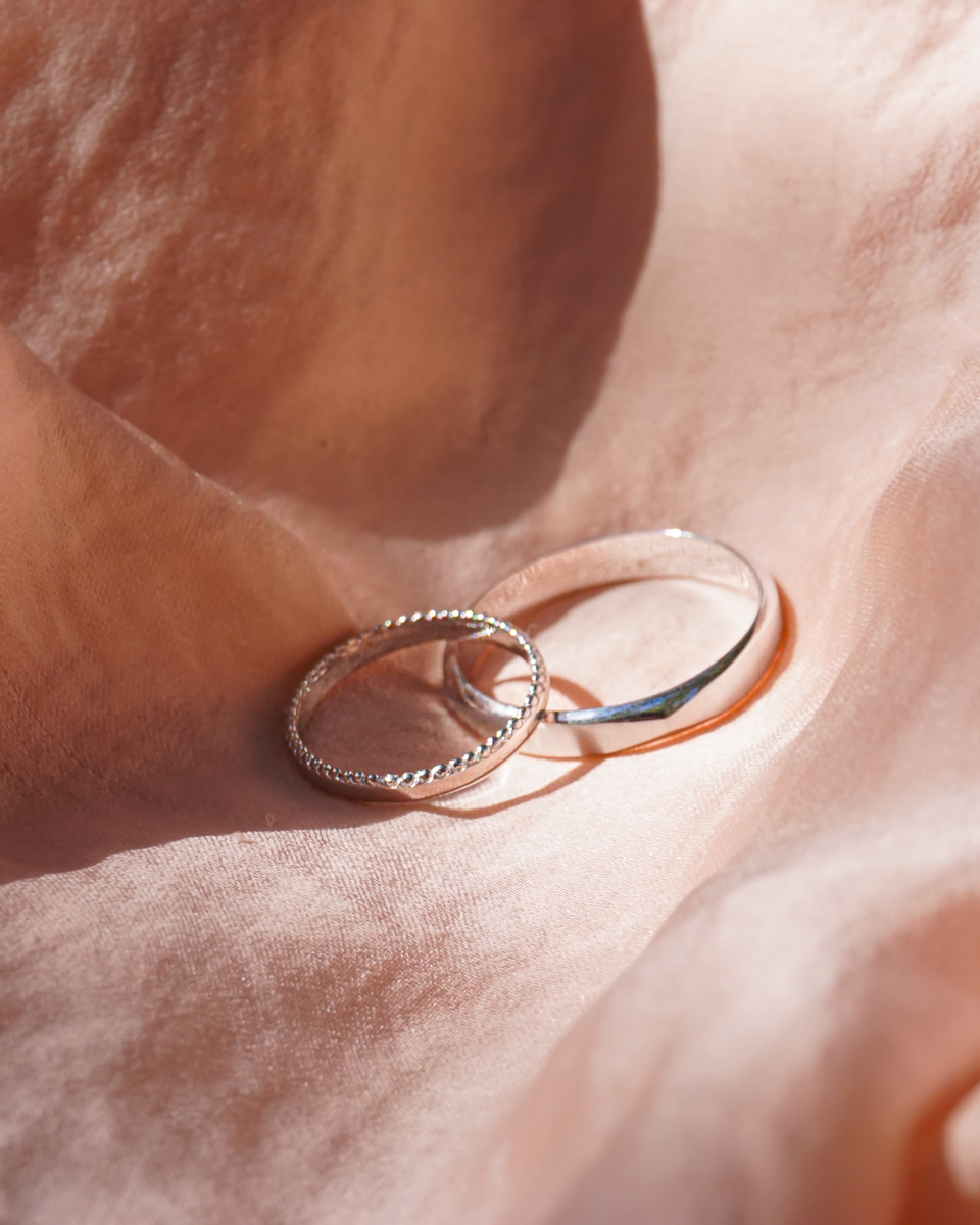 Alliances Mathilde & Jeremy - Facettées et perlées