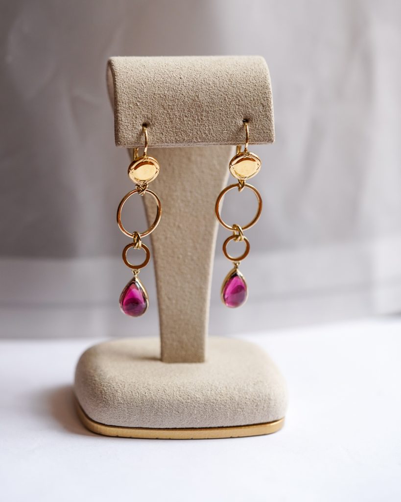 Self love gift - Transformation de boutons de manchette en boucles d'oreilles avec ajout de Tourmalines sur Or jaune 750/00