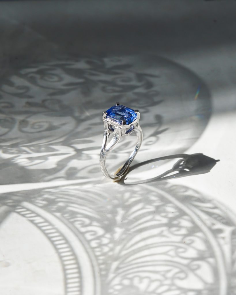 Bague de fiançailles Édouard & Élise - Saphir sur Or gris paladié 750/00